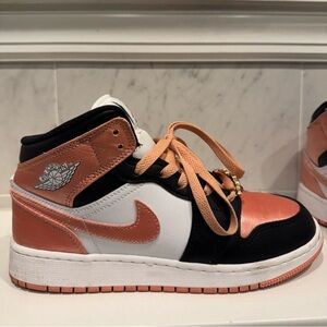 Air Jordan 1 Mid 'White Light Madder Root' Size GS 5.5 2022